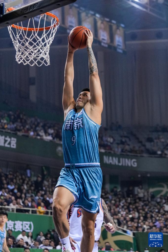 六战全胜！米兰冬奥会冰壶资格赛中国男队提前锁定晋级赛名额