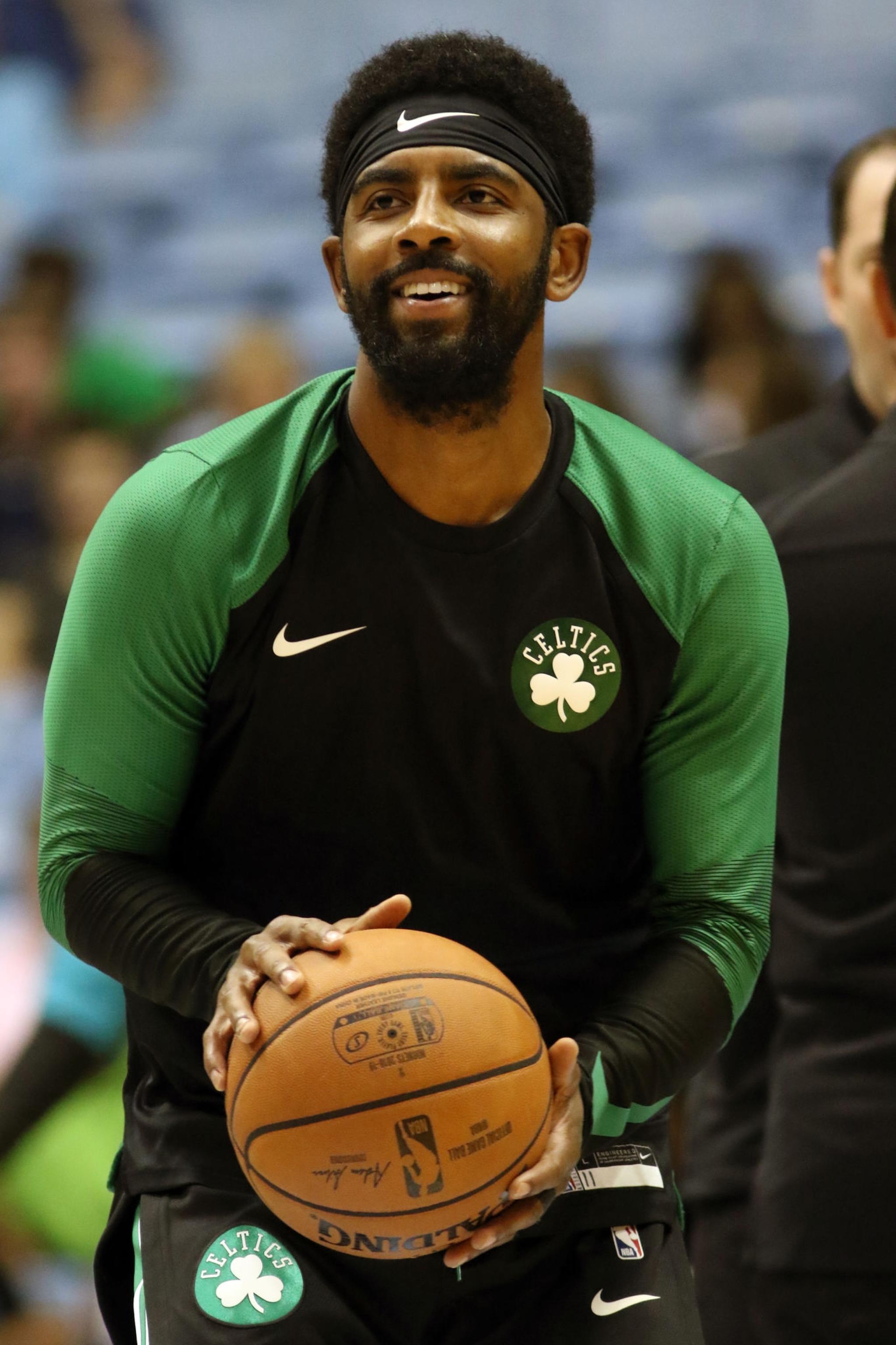 致敬传奇，布伦南-约翰逊进球后用孙兴慜招牌动作进行庆祝