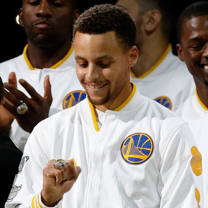 率队晋级美职联1／4决赛后，梅西现场观看儿子训练