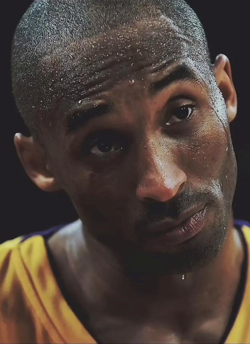 荷兰女国脚罗尔德公开谈论与女友恋情，两人曾因亲密照片受批评