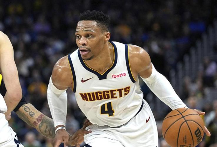 手感冰凉！浓眉未伤退半场0分还要追溯到近10年前