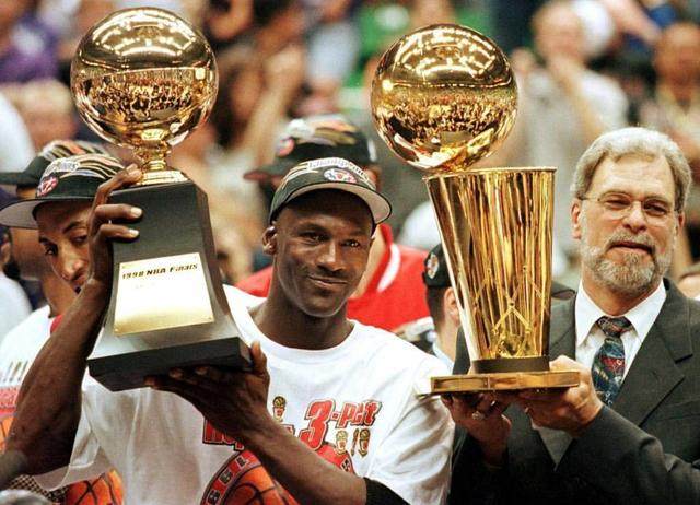 B费谈C罗被罚下：这是足球里会发生的事，他知道自己犯了错误