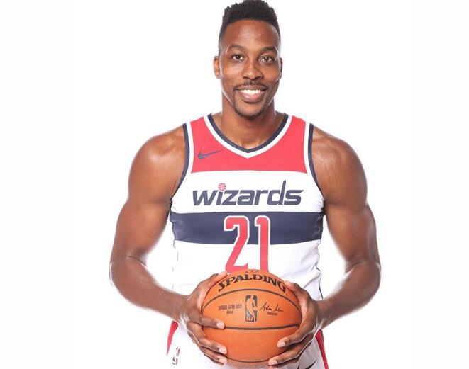 曼联狂丢21球暴露防守隐患，明夏抢免费英超铁卫！阿莫林欲签嫡系