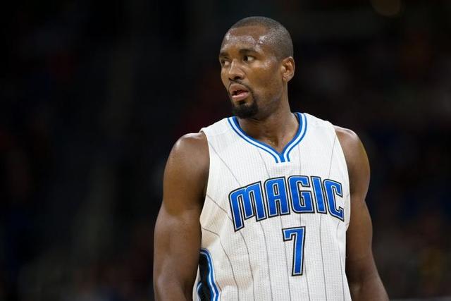 周琦晒与赵睿&翟晓川&方硕合照：又是一年新赛季